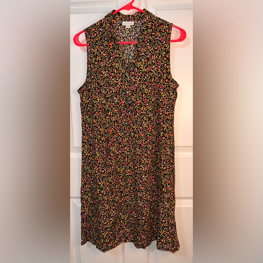 J Jill Micro Floral Sleeveless Dress with Shell Buttons V Neck light weight soft